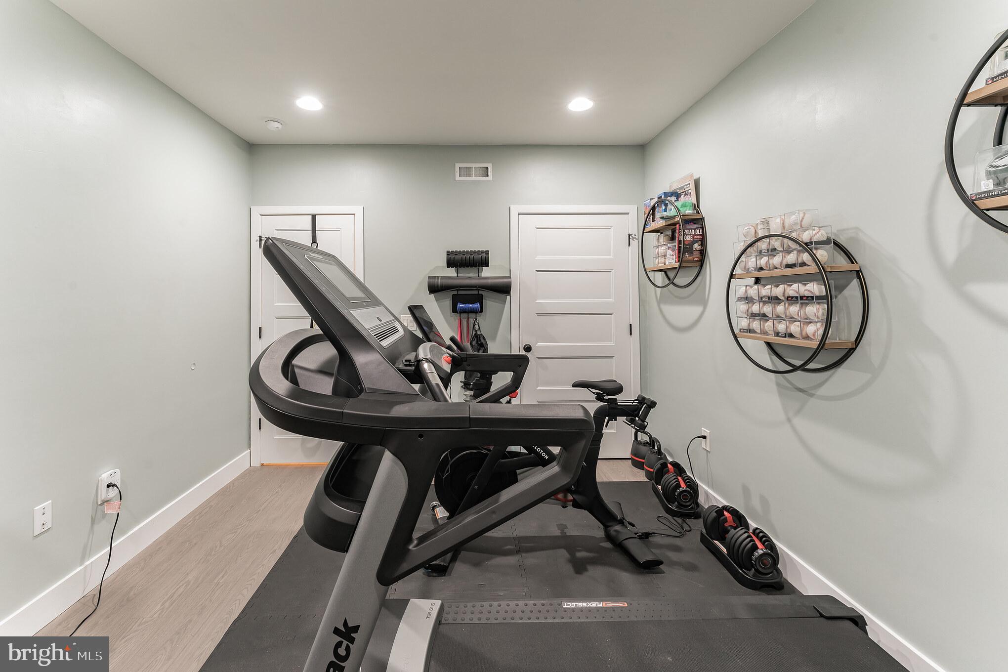 LUDLOW - Residential