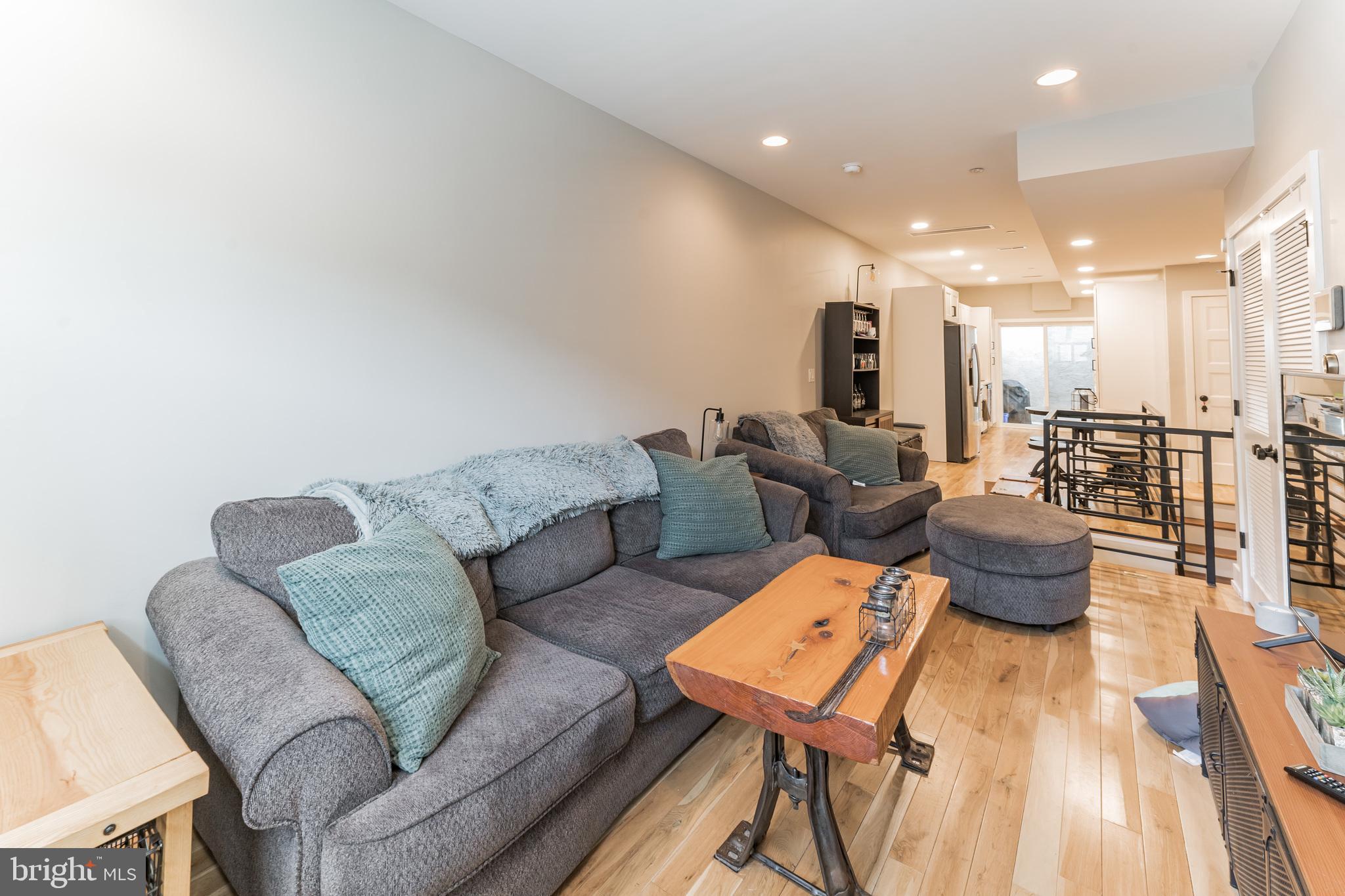 LUDLOW - Residential