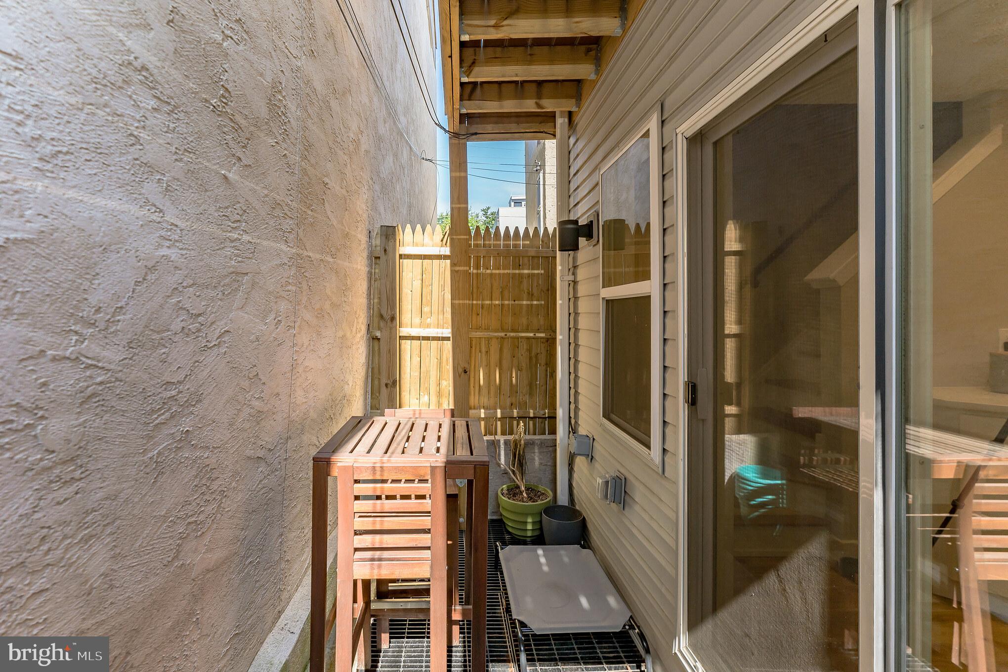 LUDLOW - Residential