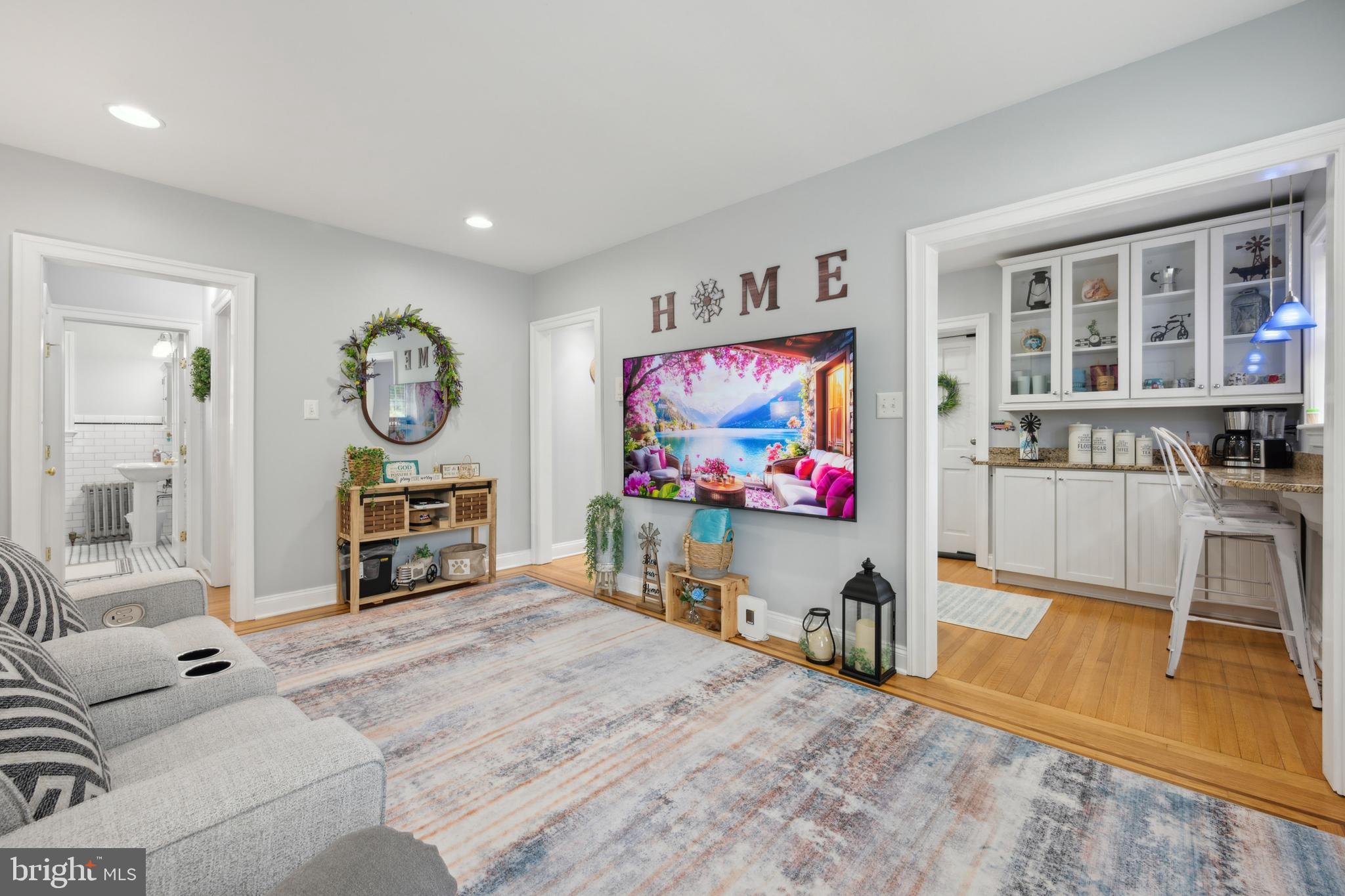 210 E MAPLE AVENUE A6