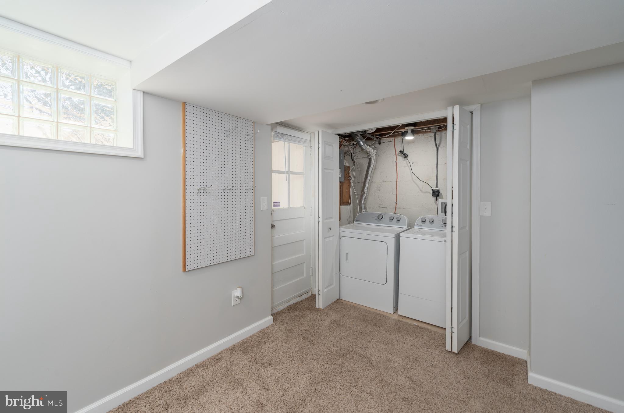 KNETTISHALL - Residential Lease