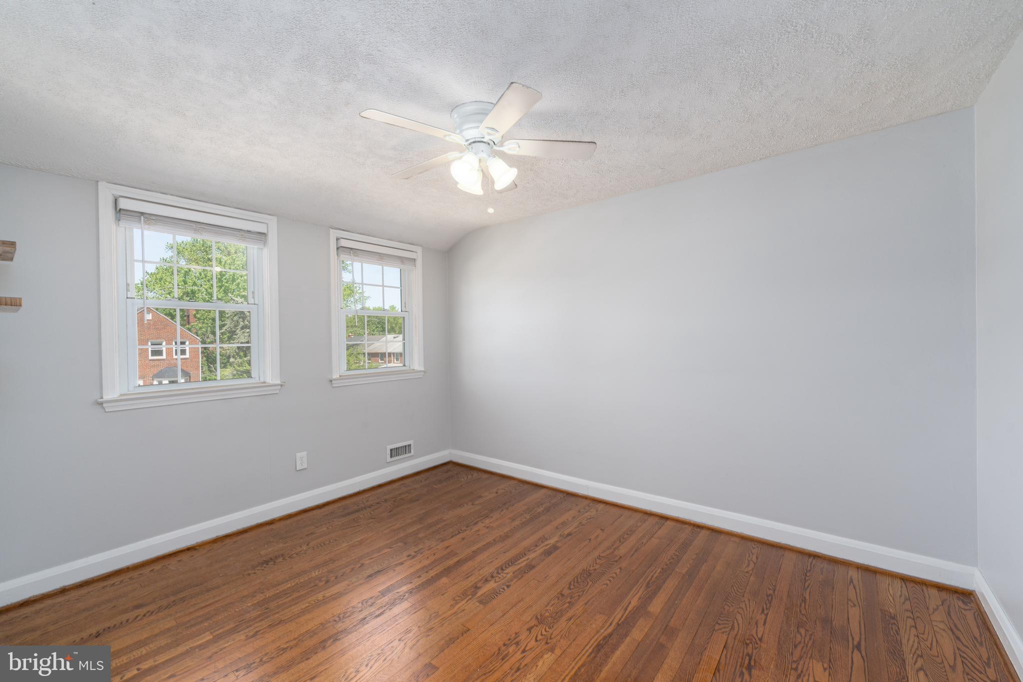 KNETTISHALL - Residential Lease