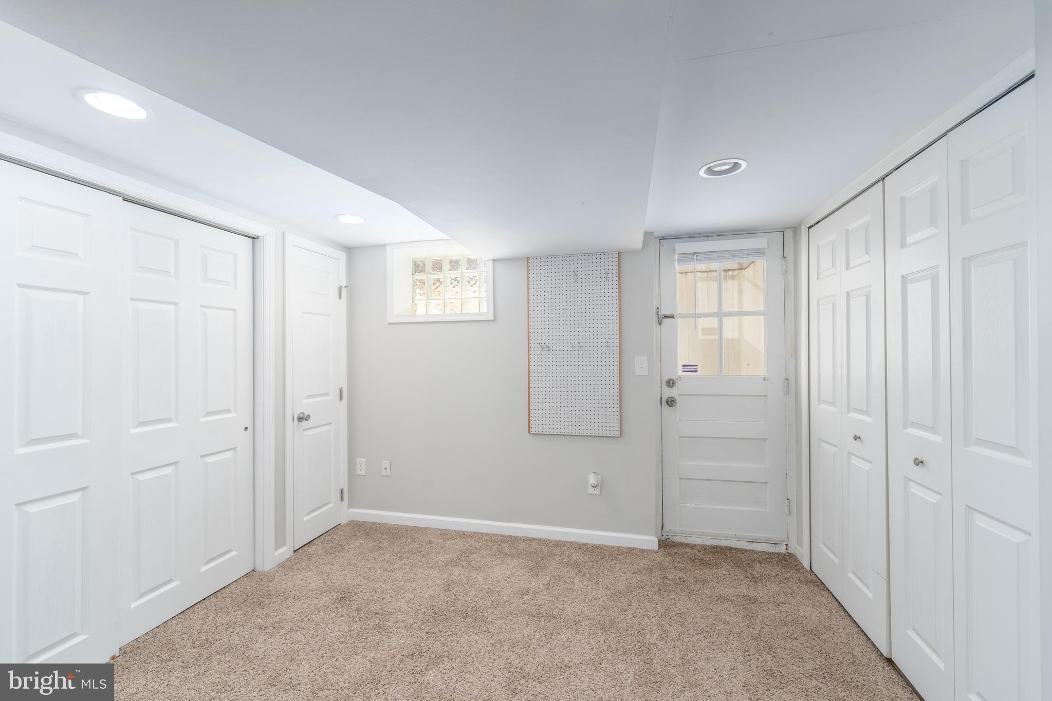 KNETTISHALL - Residential Lease