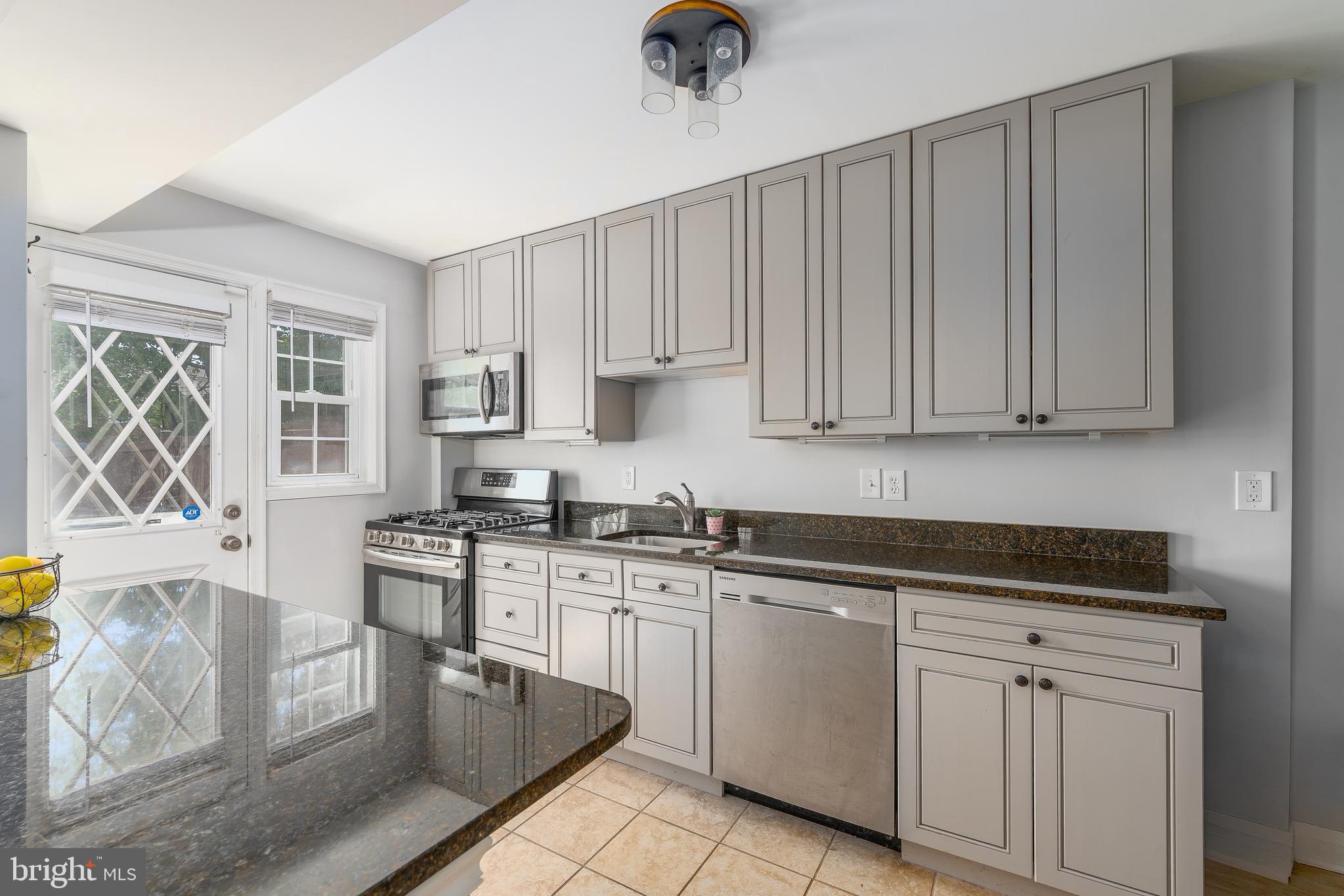 KNETTISHALL - Residential Lease