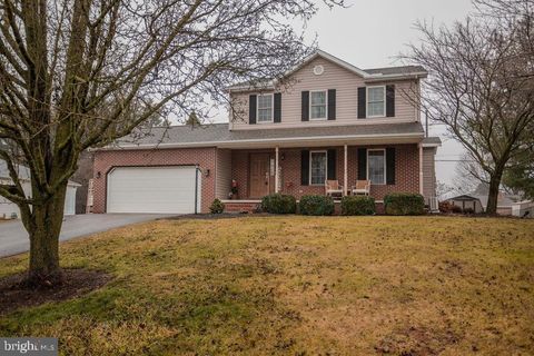 Homes For Sale - 233 Carmack Drive<br/> CHAMBERSBURG, PA 17202