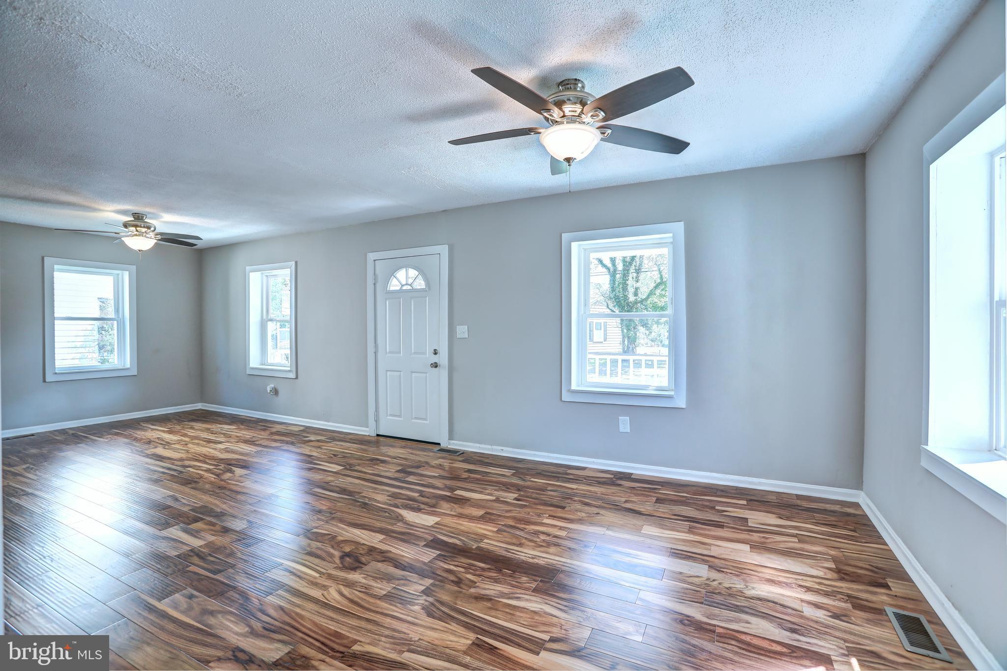 TOWN OF LOVETTSVILLE - Residential