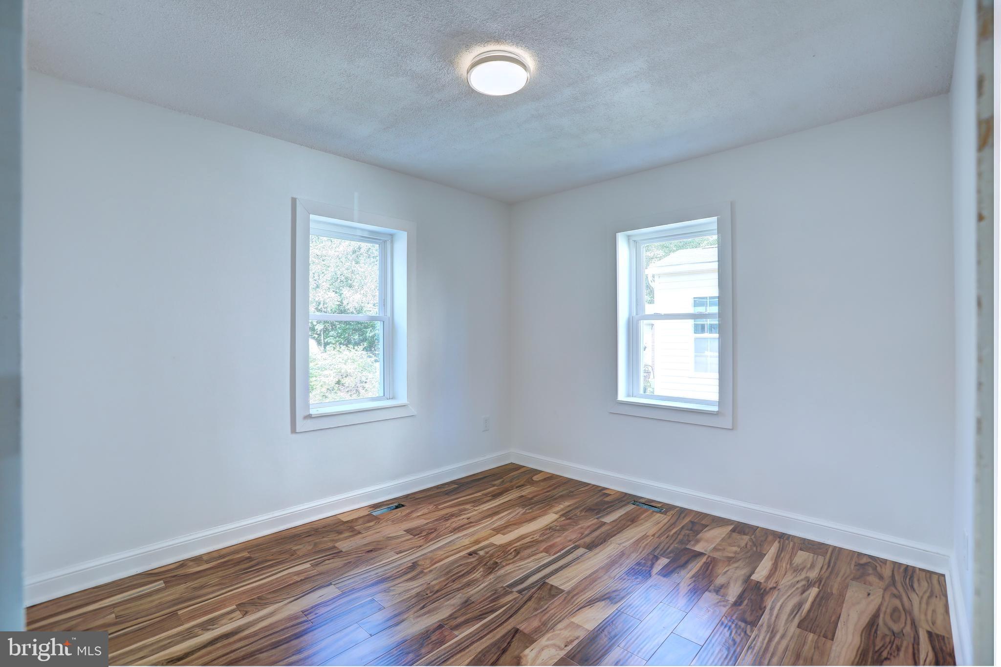 TOWN OF LOVETTSVILLE - Residential