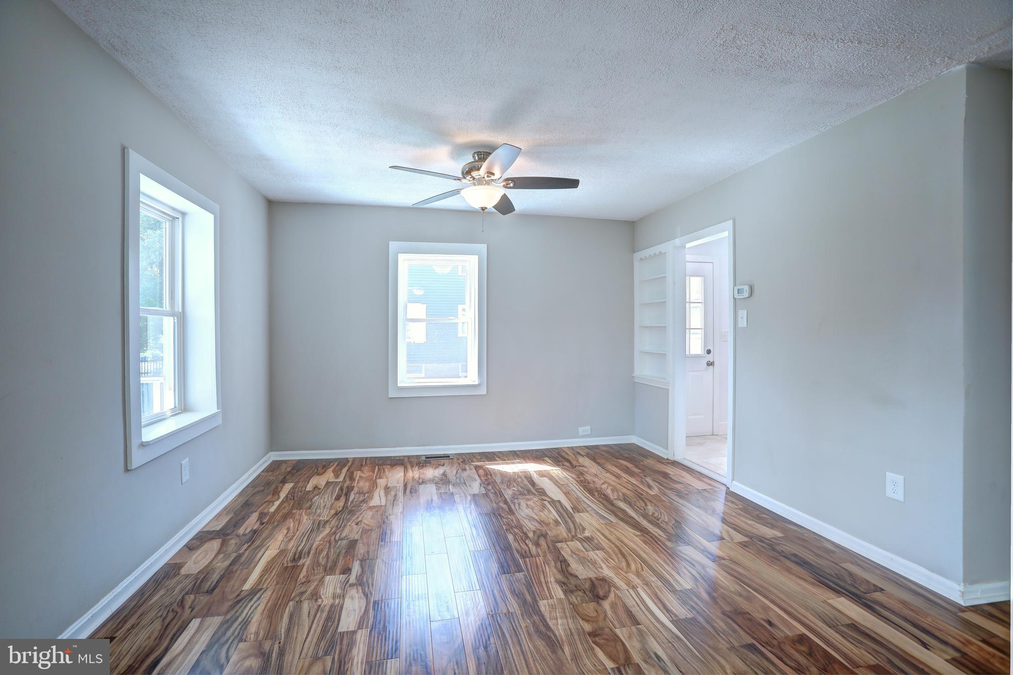 TOWN OF LOVETTSVILLE - Residential