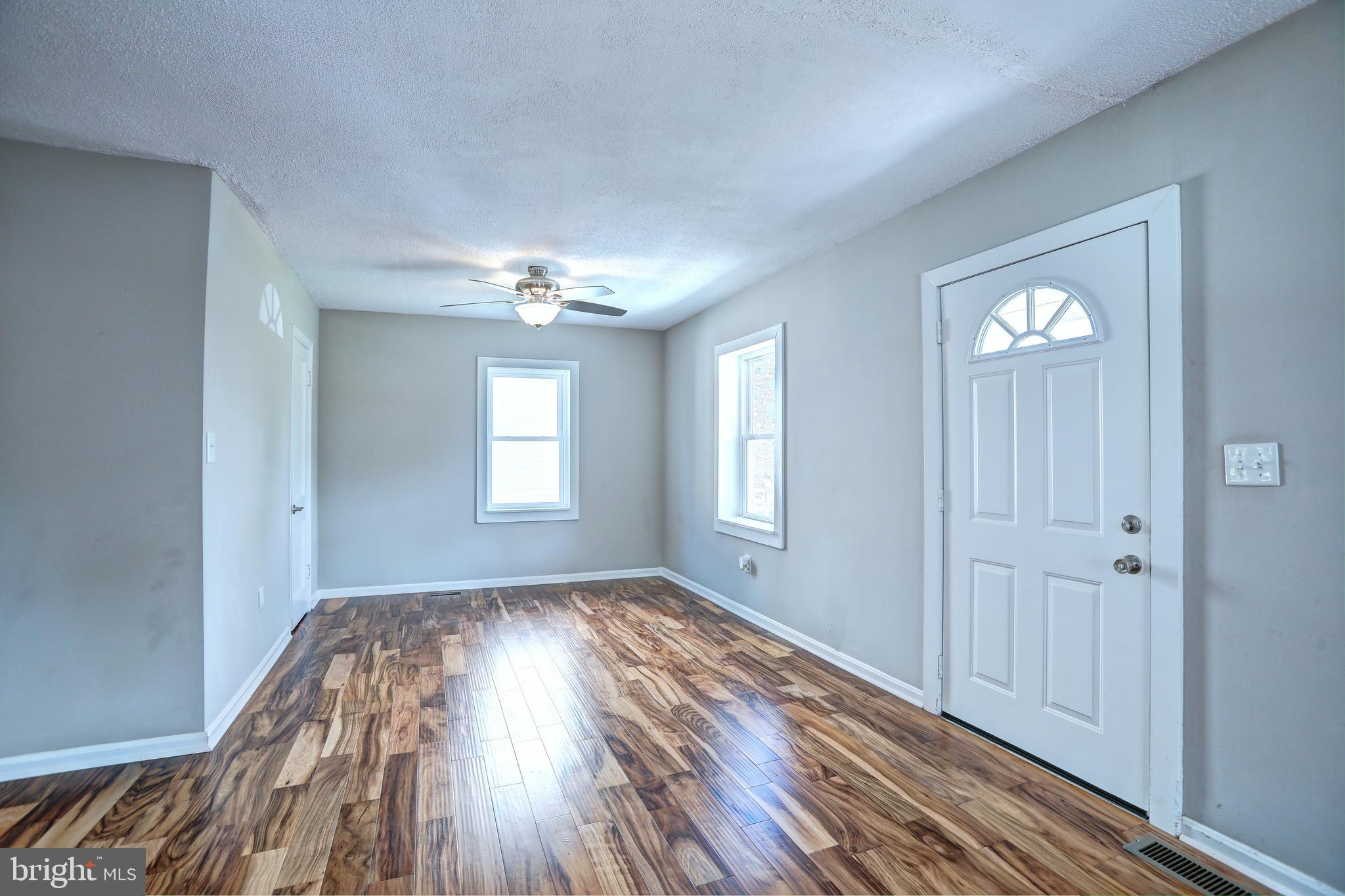 TOWN OF LOVETTSVILLE - Residential