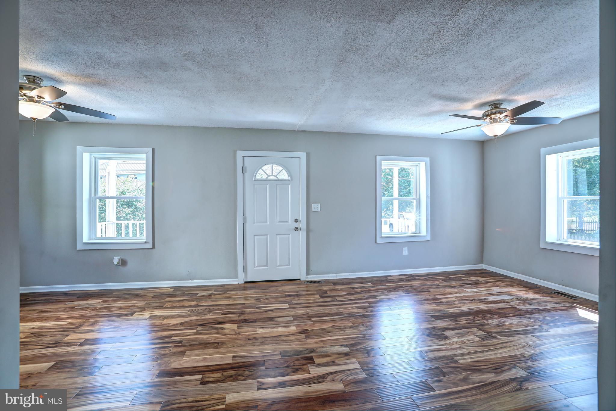 TOWN OF LOVETTSVILLE - Residential