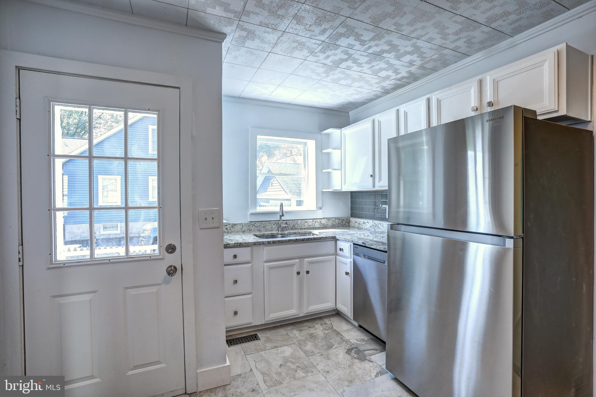 TOWN OF LOVETTSVILLE - Residential