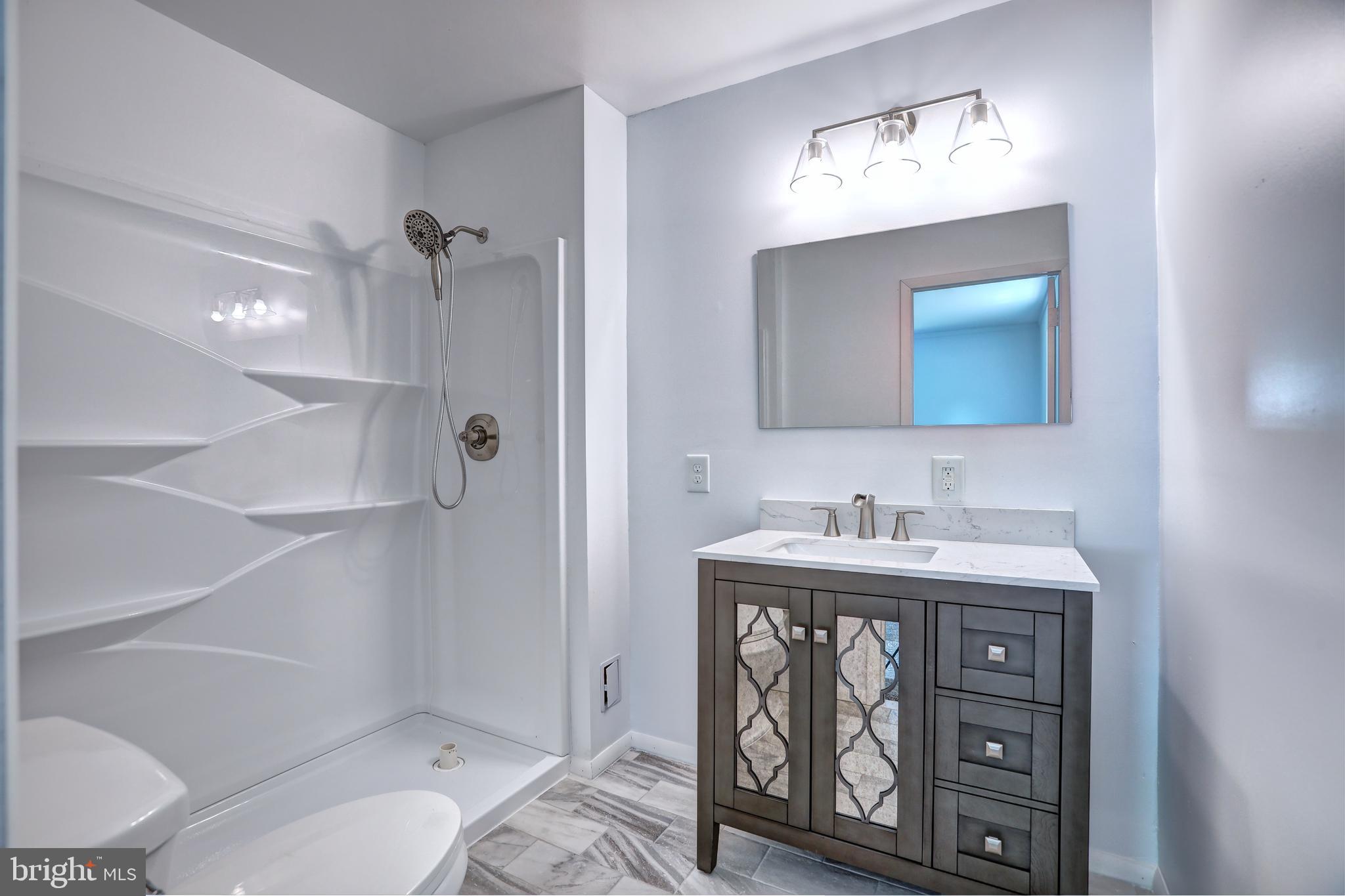 TOWN OF LOVETTSVILLE - Residential