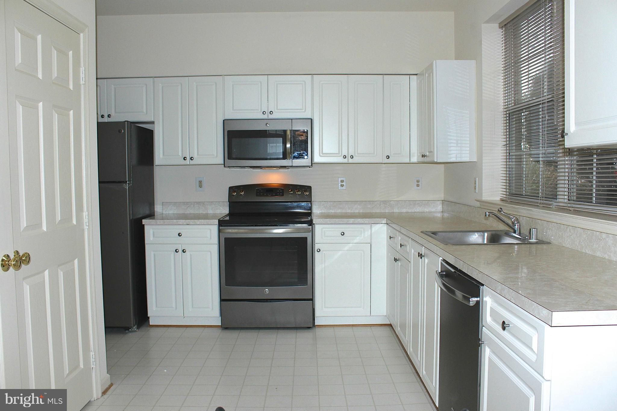 NANTUCKET MEWS @ CROFTON - Residential