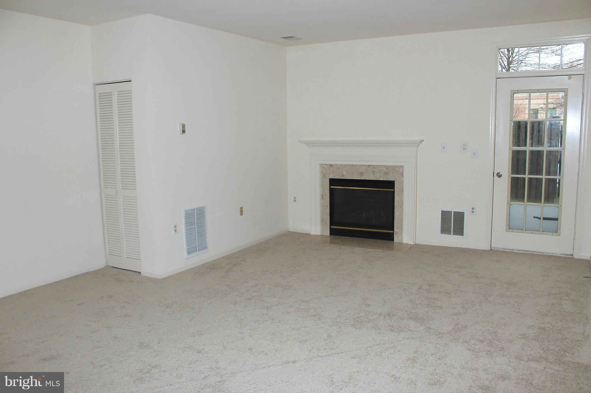 NANTUCKET MEWS @ CROFTON - Residential