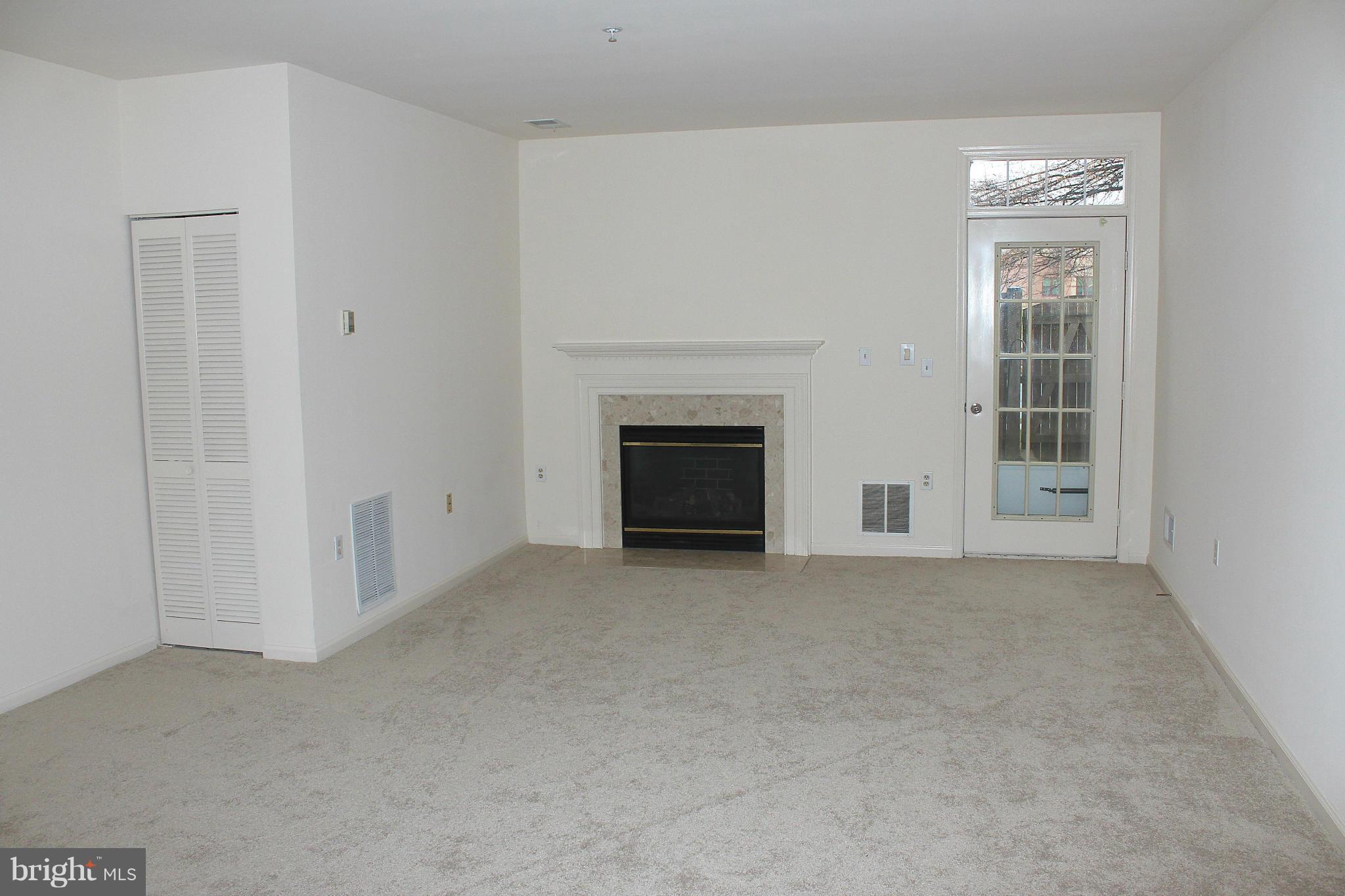 NANTUCKET MEWS @ CROFTON - Residential