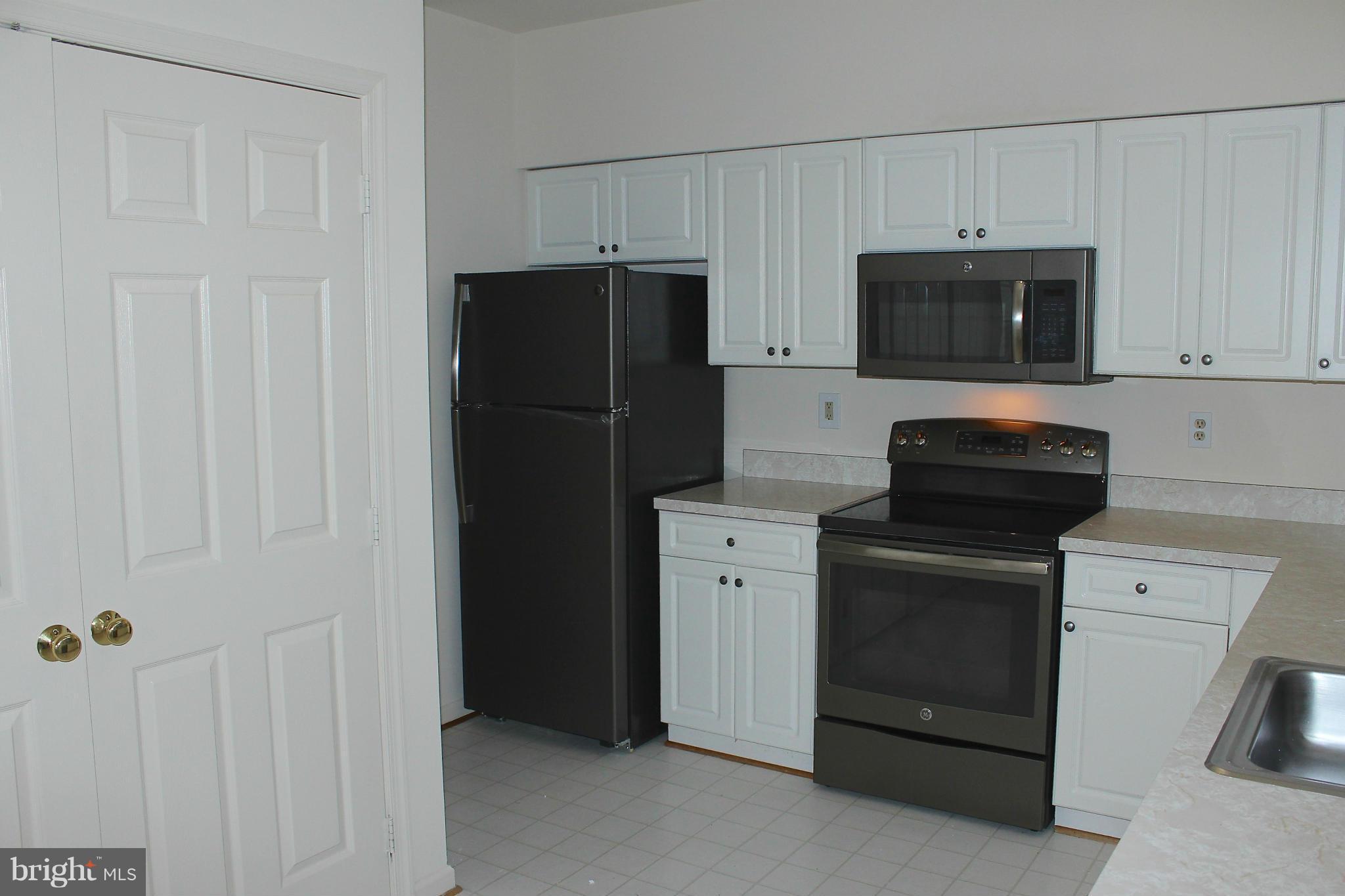 NANTUCKET MEWS @ CROFTON - Residential