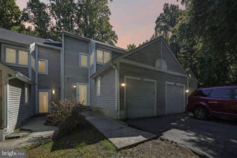 Townhouse For Sale - 4922 Wealding Way<br/> OXON HILL, MD 20745