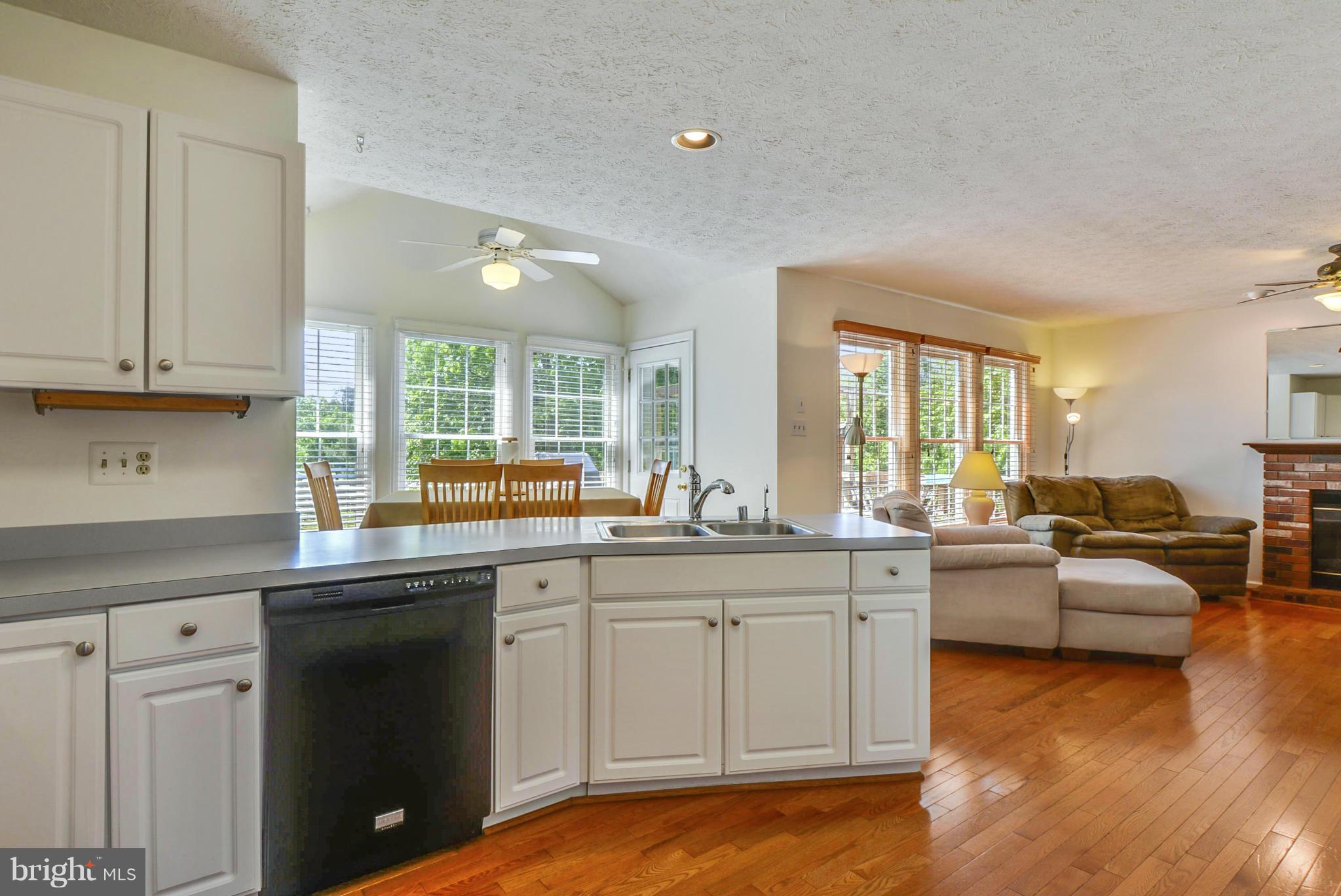 SEVEN OAKS - Residential