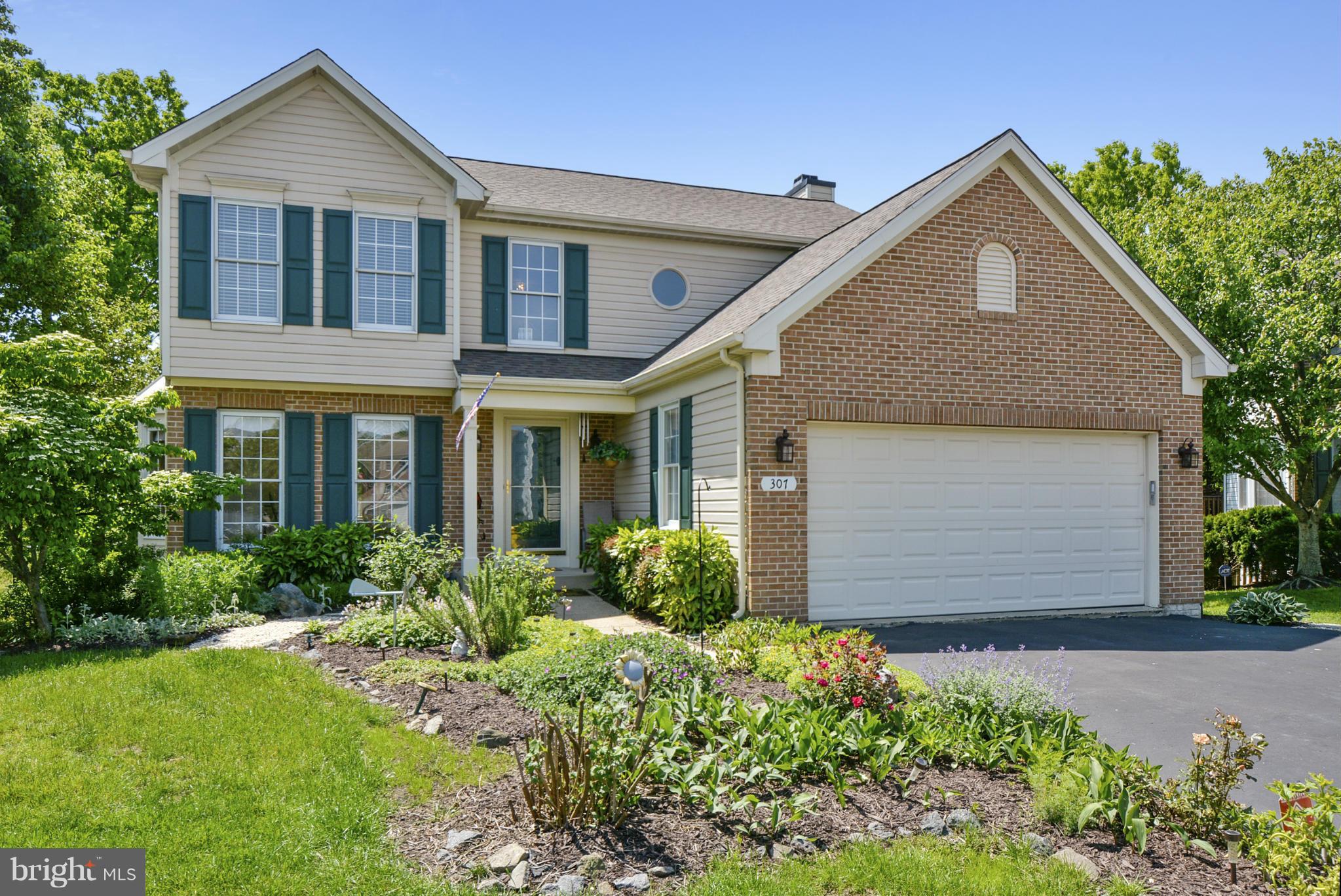 SEVEN OAKS - Residential