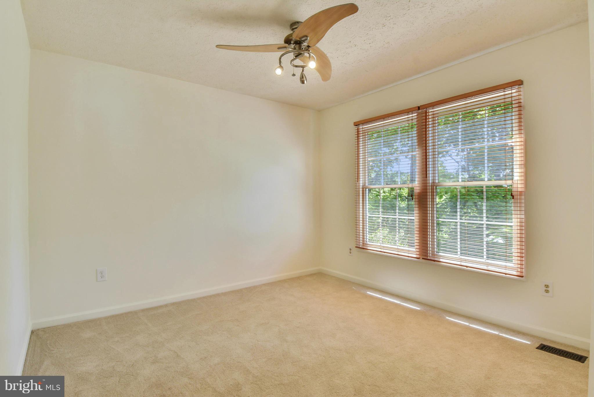 SEVEN OAKS - Residential