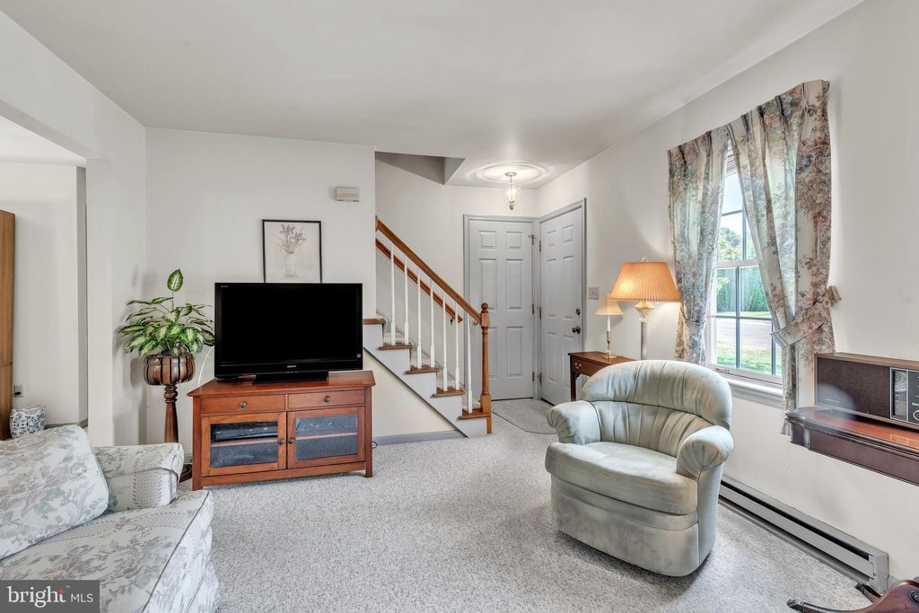 Photo of 102 Hampden Drive, MOUNTVILLE, PA 17554 (MLS # PALA2072774)