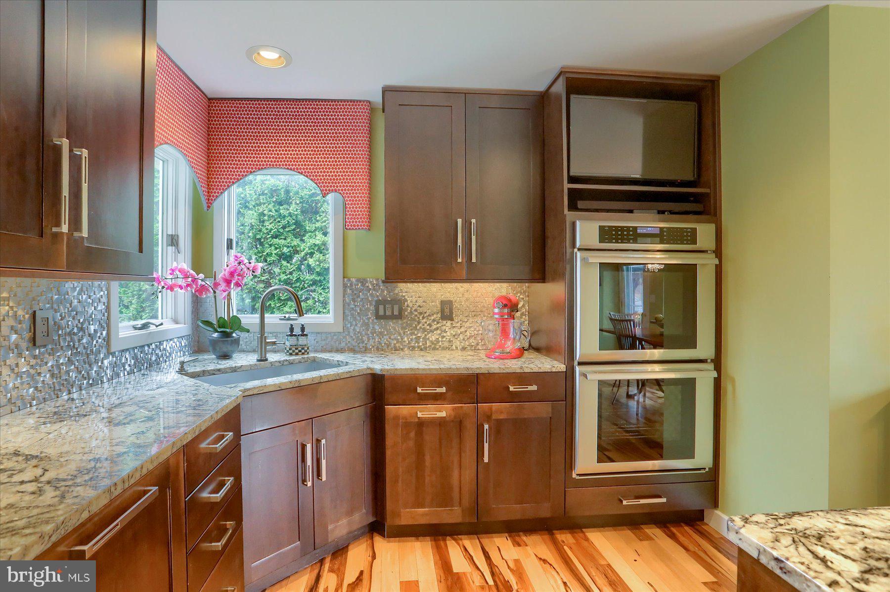 FOREST HILLS - Residential