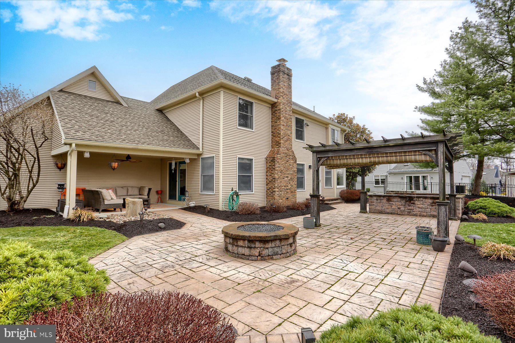 FOREST HILLS - Residential