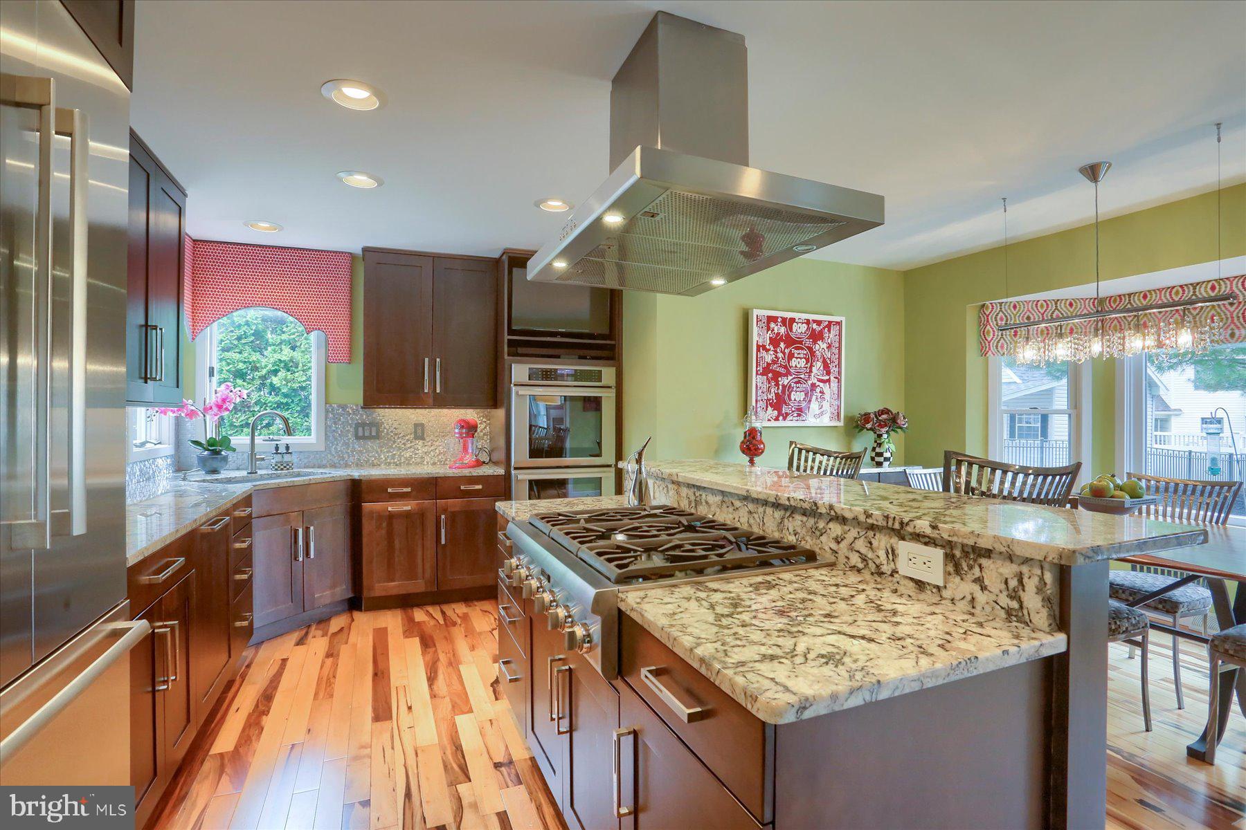 FOREST HILLS - Residential