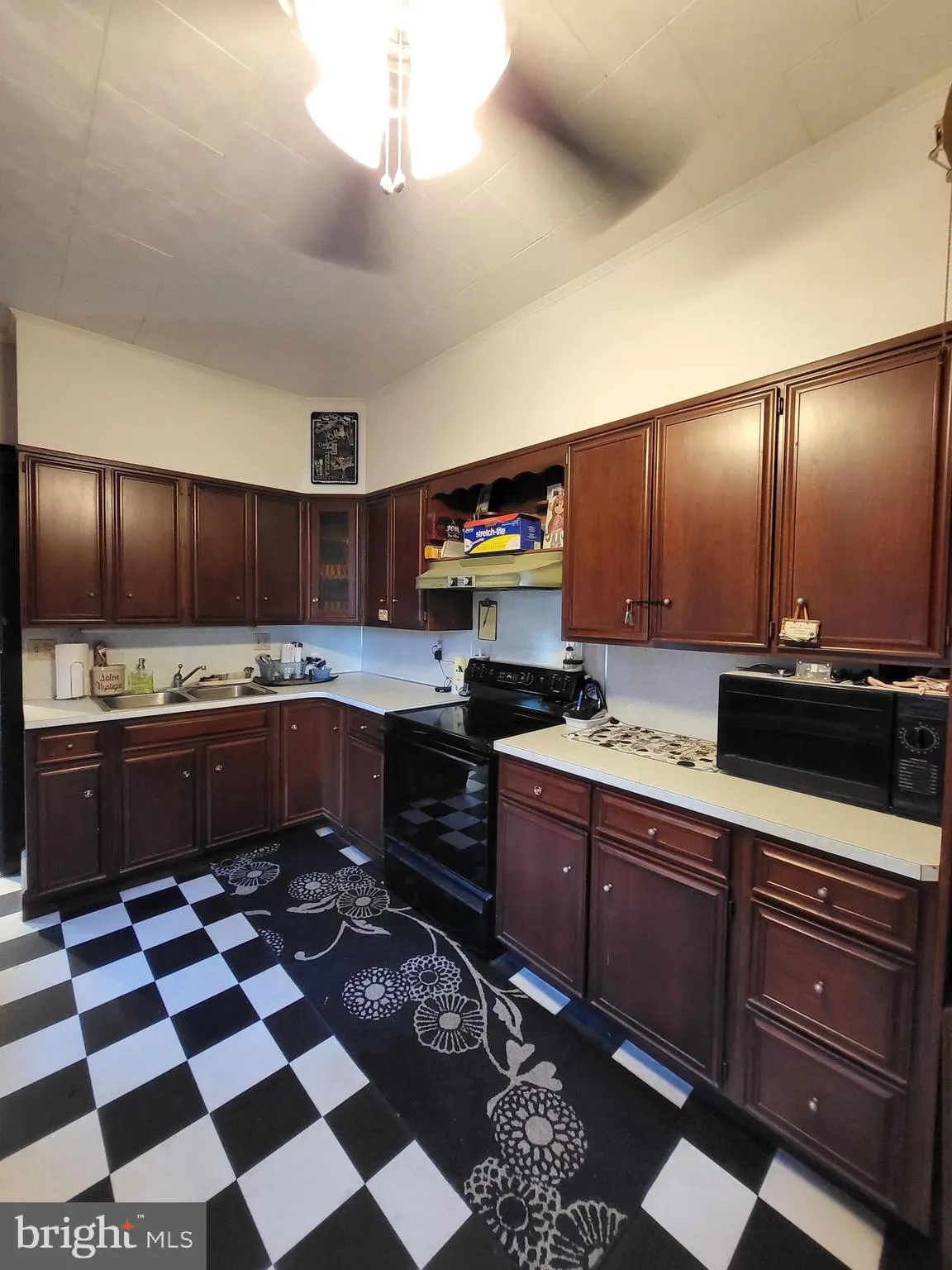 Reading, Pennsylvania 19611, United States, 4 Bedrooms Bedrooms, ,2 BathroomsBathrooms,Residential,Active,217495