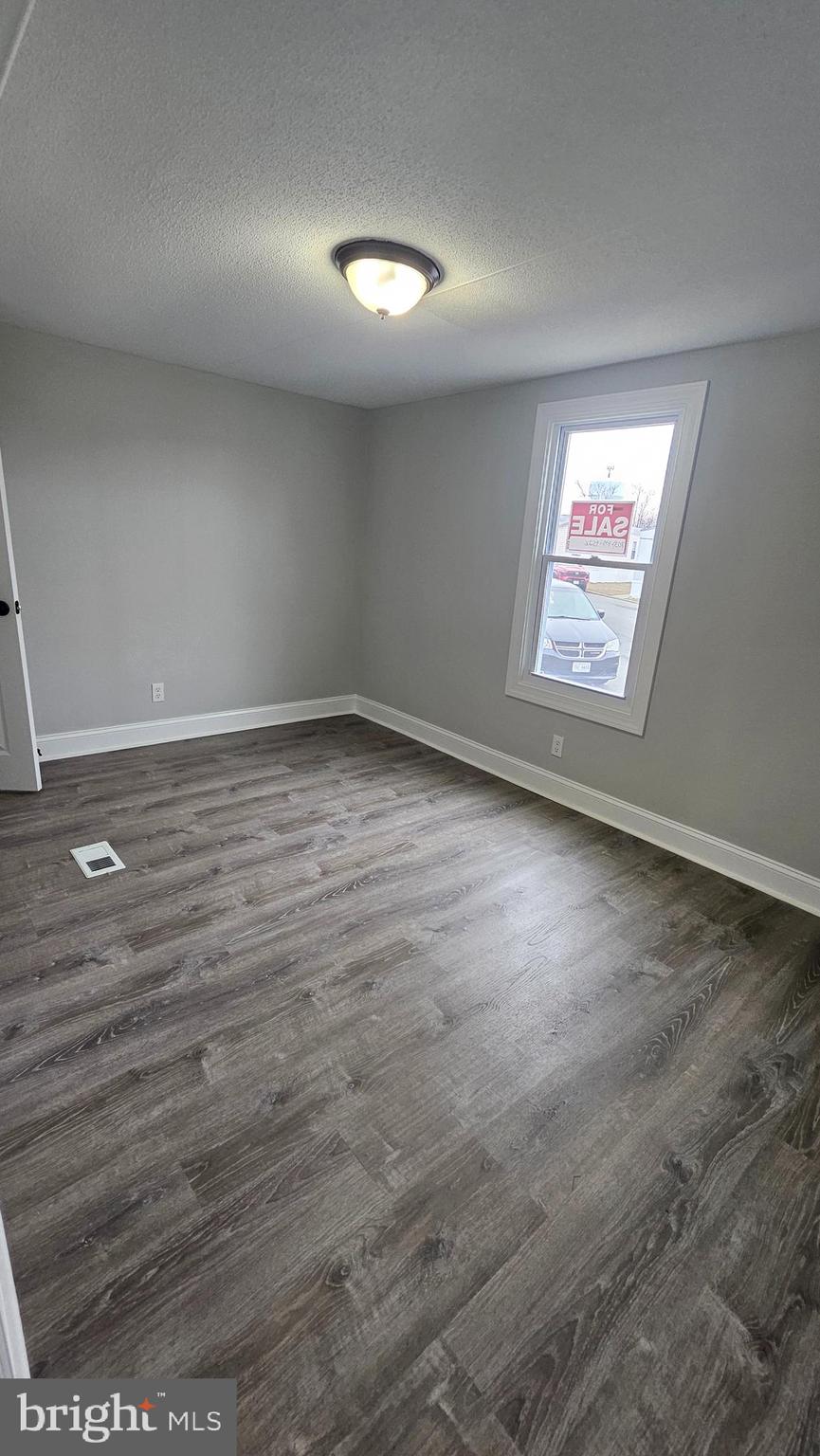 FOXWOOD VILLAGE - Residential