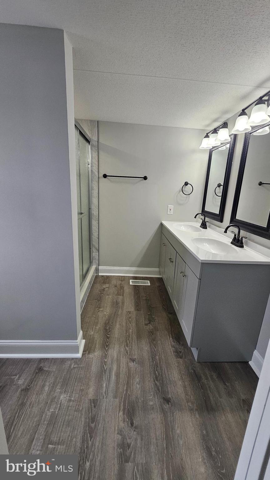 FOXWOOD VILLAGE - Residential