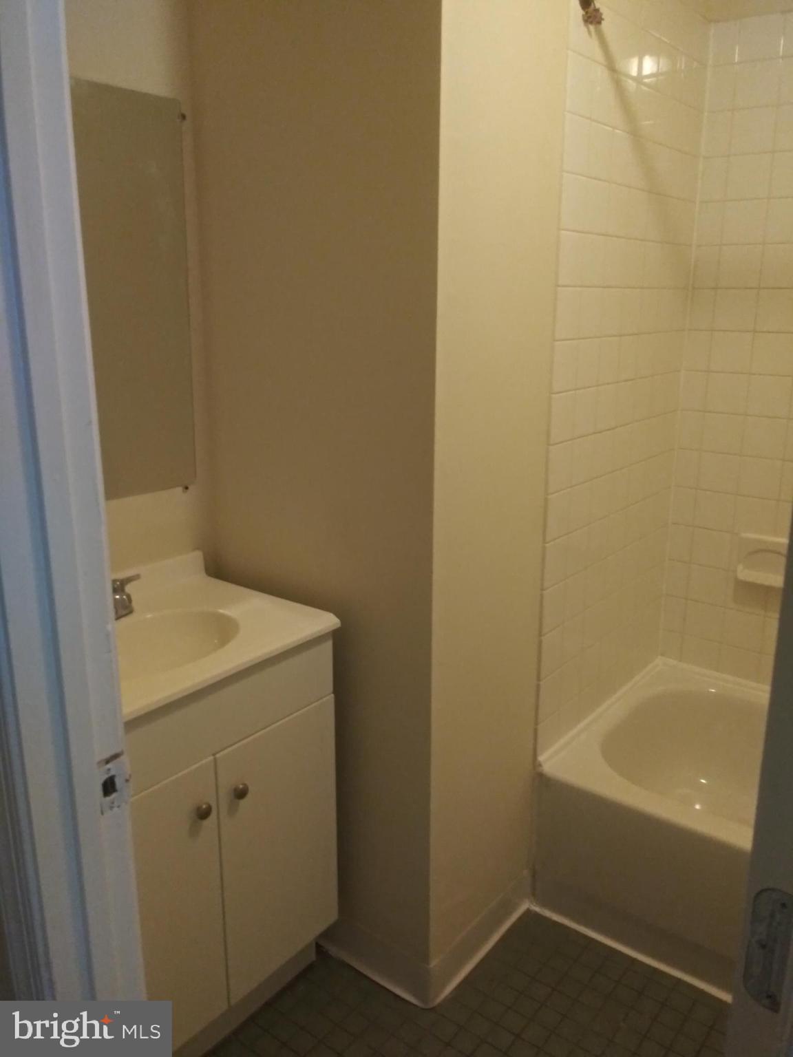 PHILADELPHIA (NORTHWEST) - Residential Lease