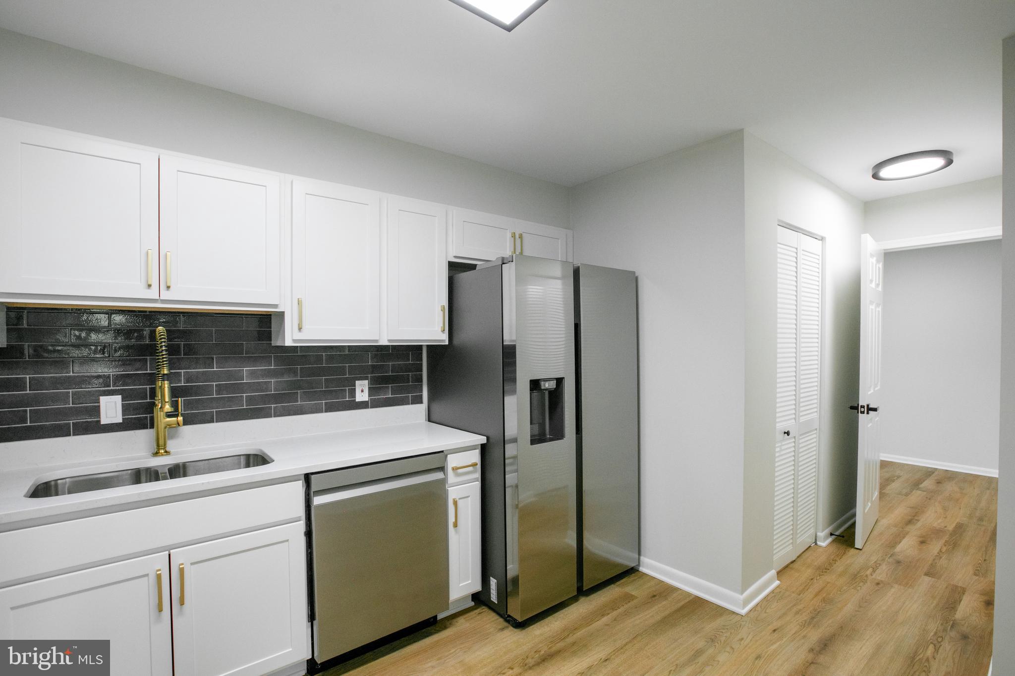 3800 POWELL LANE 802