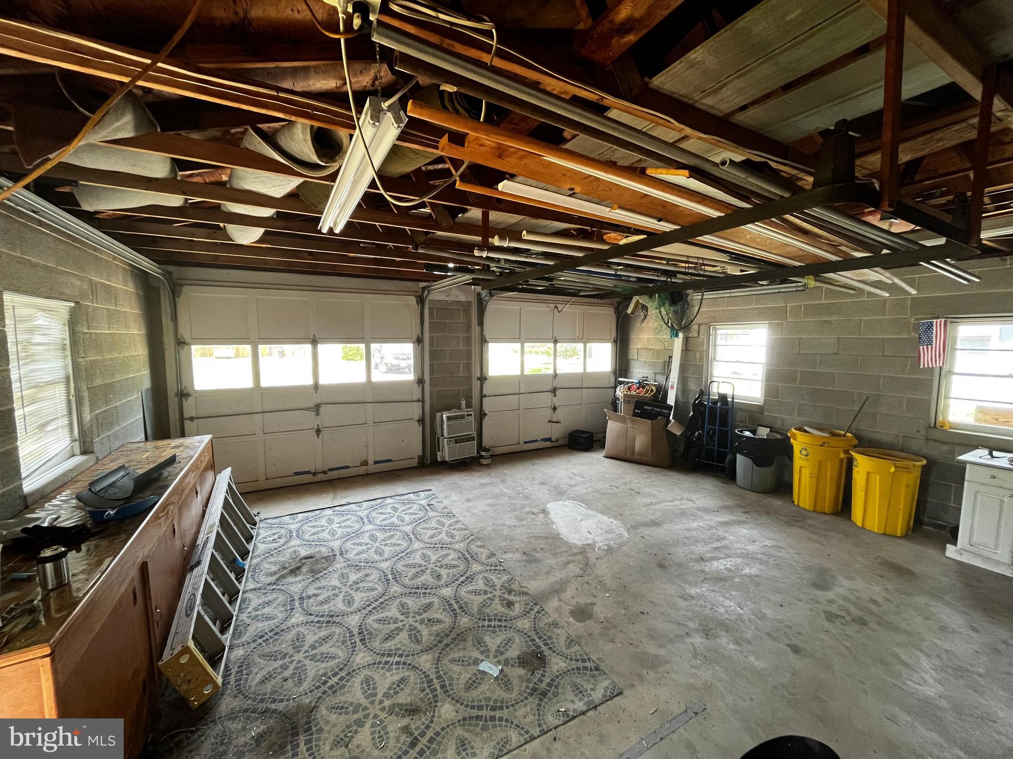 AVALON SHORES - Residential Lease