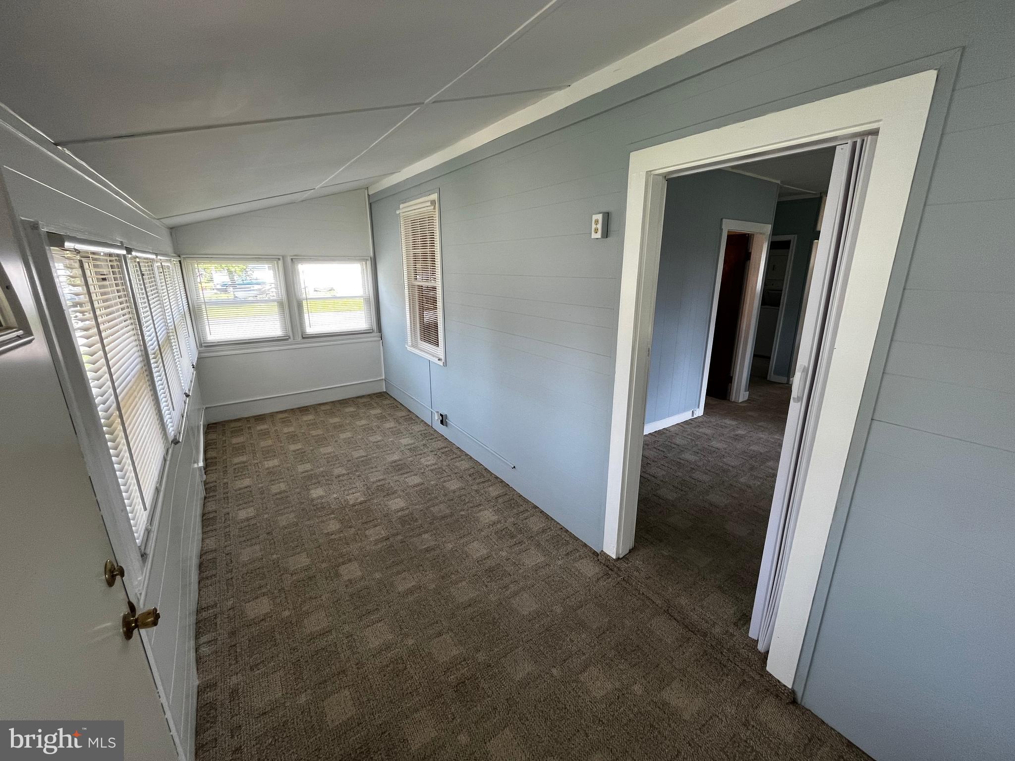 AVALON SHORES - Residential Lease