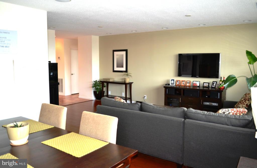 SKYLINE SQUARE CONDO - Residential Lease