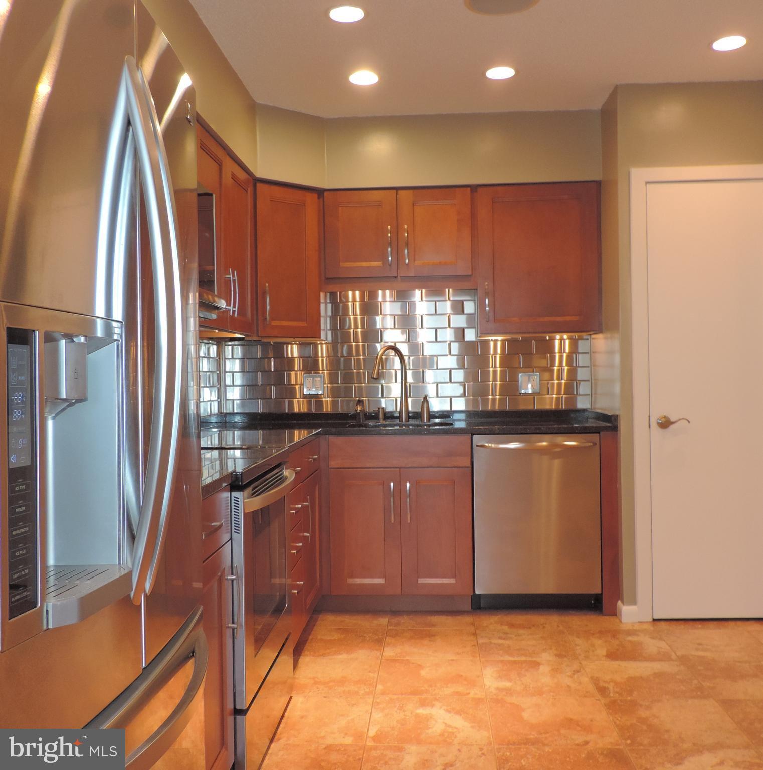 SKYLINE SQUARE CONDO - Residential Lease