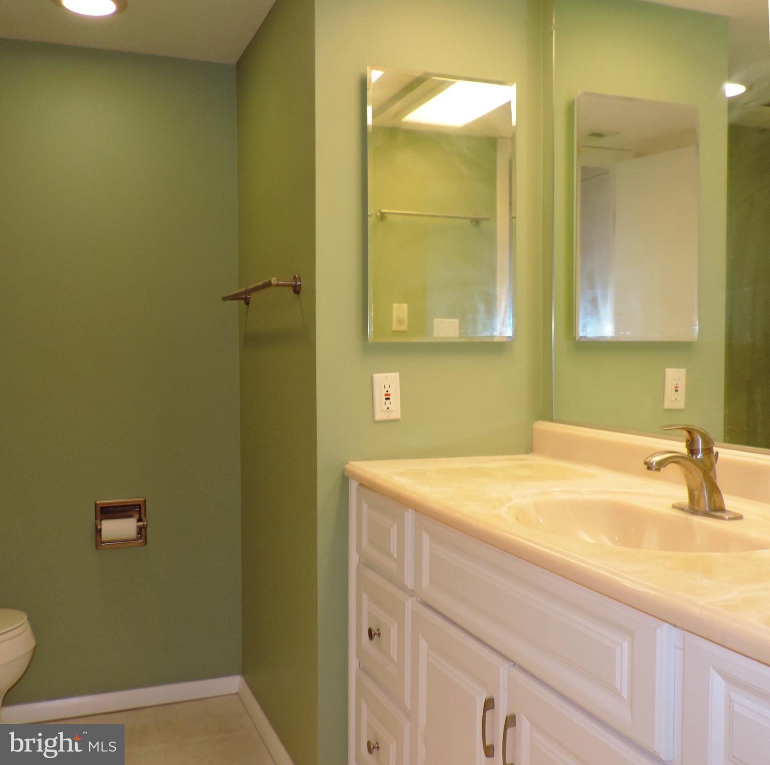 SKYLINE SQUARE CONDO - Residential Lease