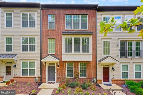 135 KLEE ALLEY SILVER SPRING MD 20906