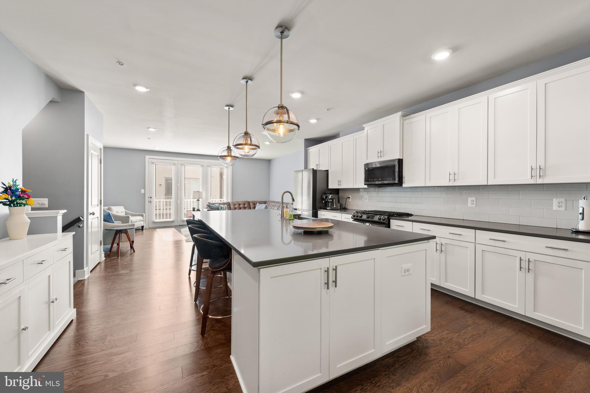 GLENMONT METROCENTRE - Residential