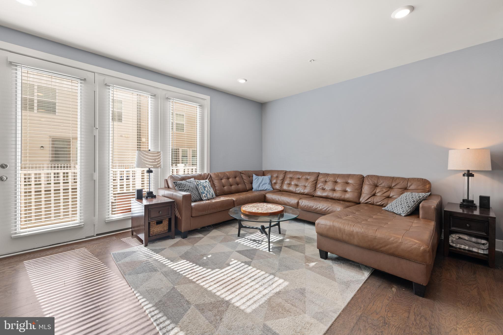 GLENMONT METROCENTRE - Residential