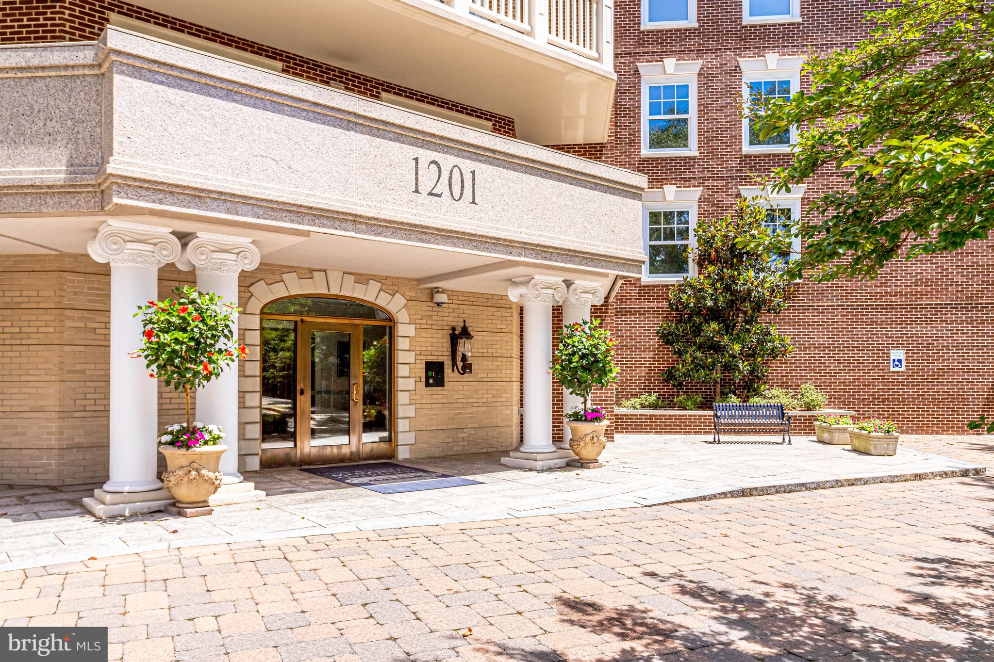 MEMORIAL PARK - Residential