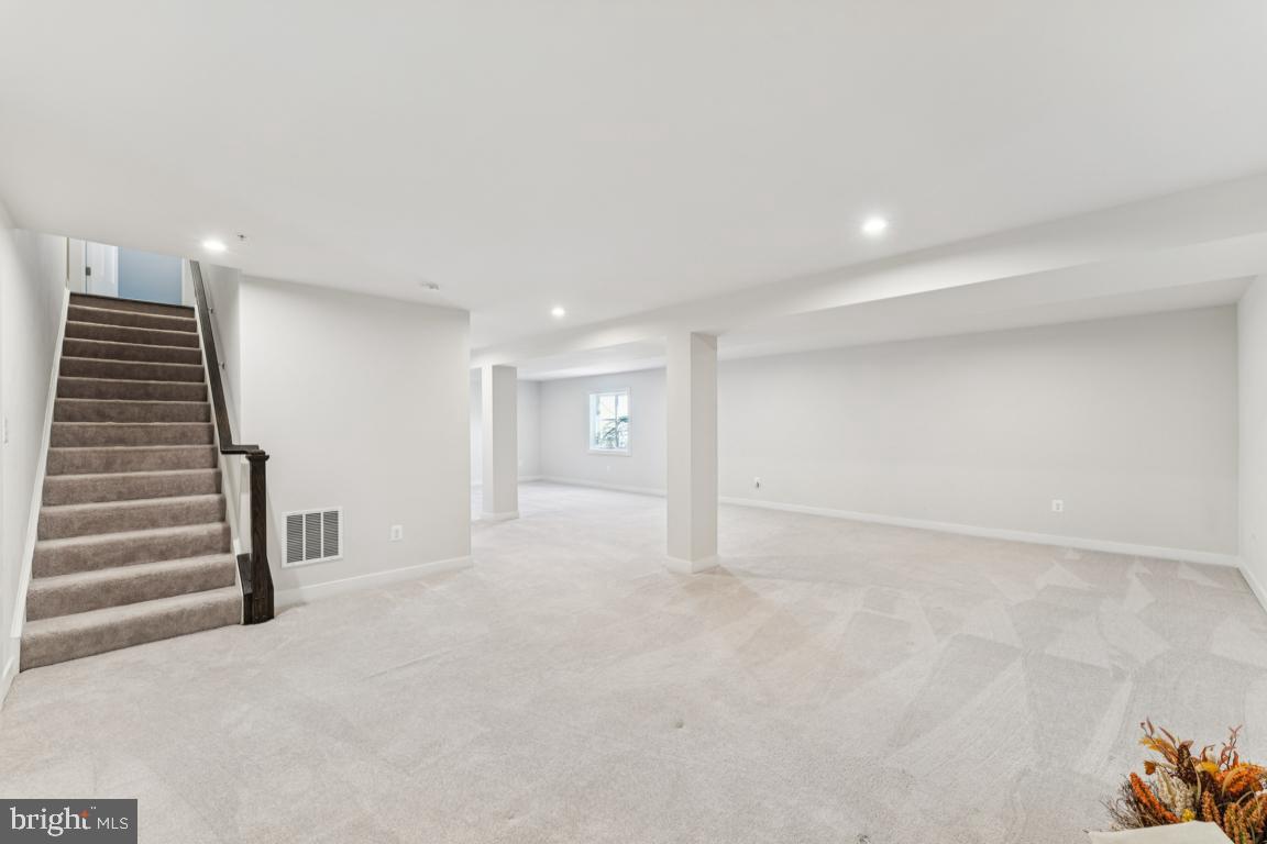 CHRISTOPHER POINTE - Residential