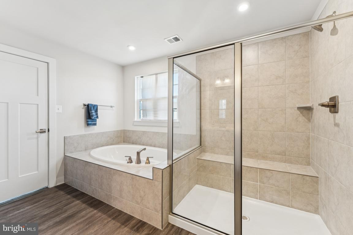 CHRISTOPHER POINTE - Residential