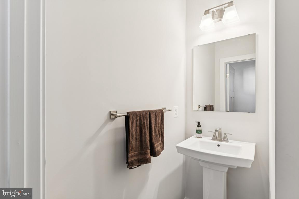 CHRISTOPHER POINTE - Residential