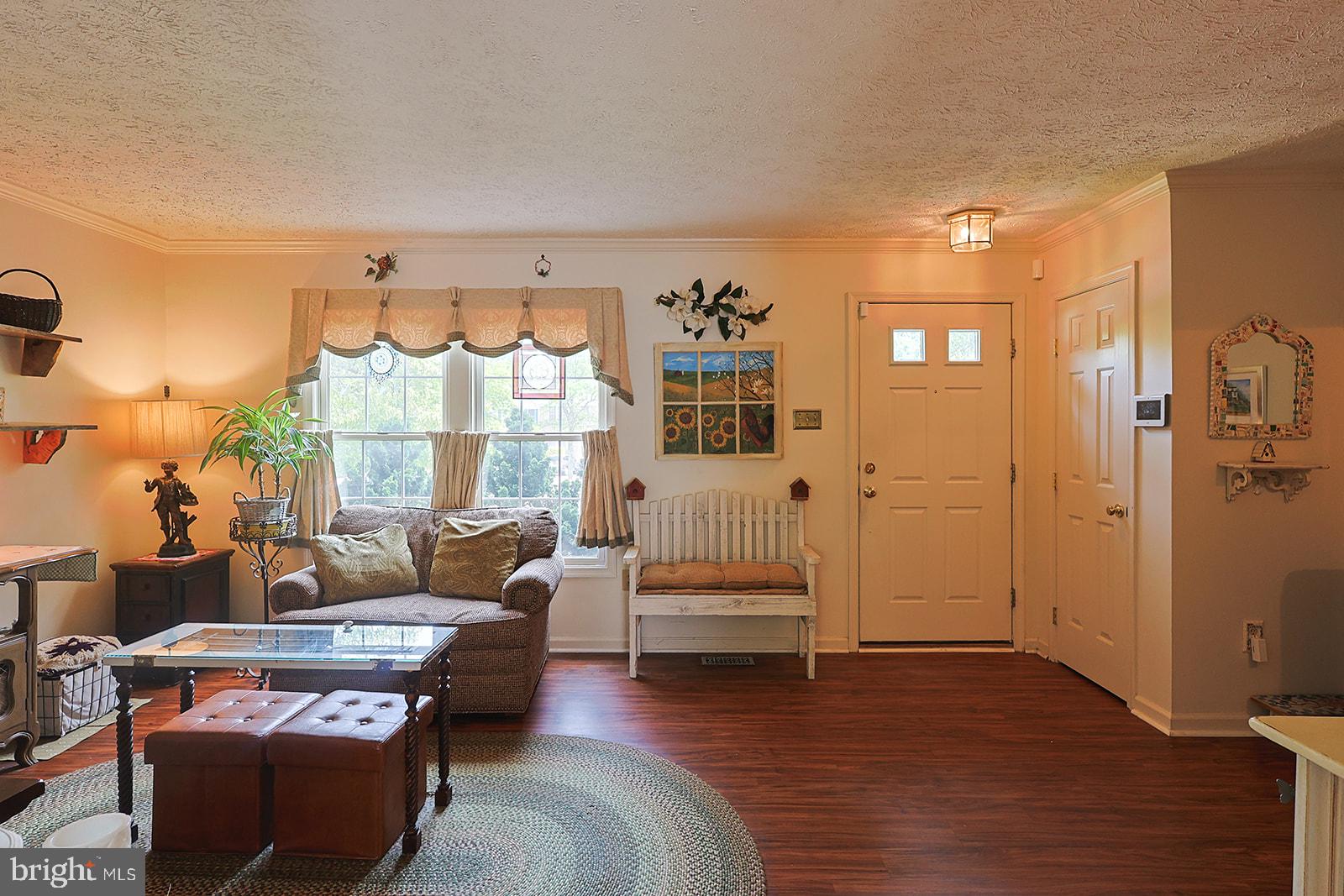 8803 CASTLEBURY COURT