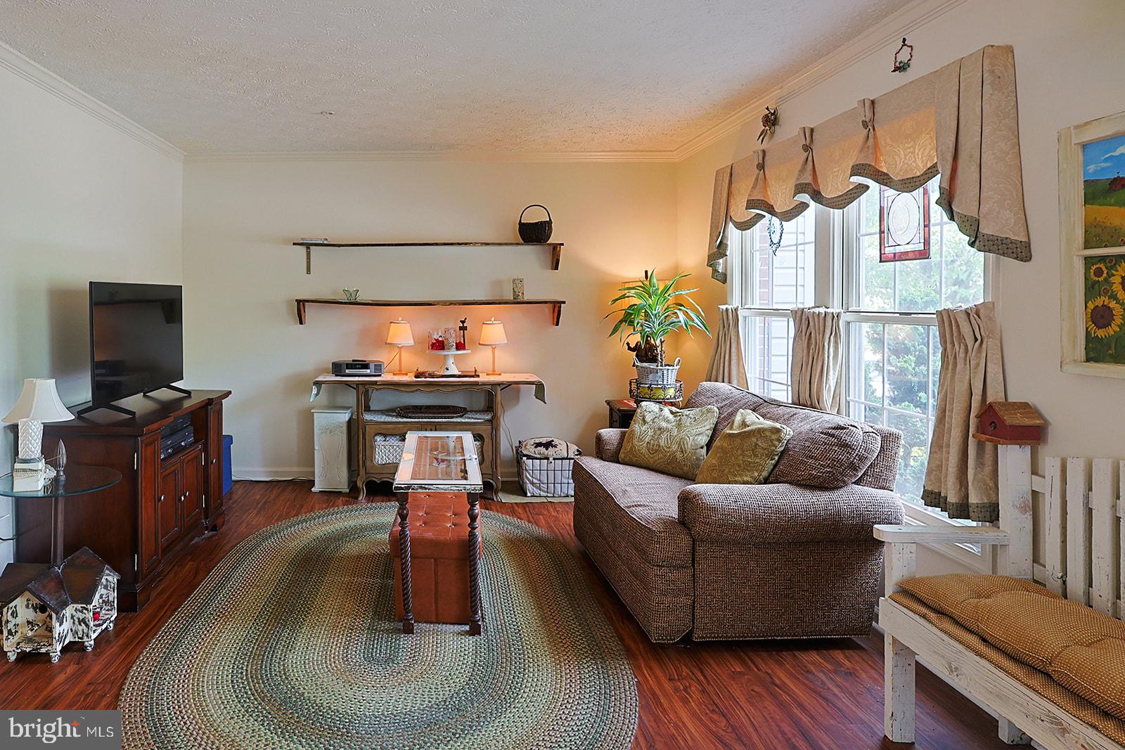 8803 CASTLEBURY COURT