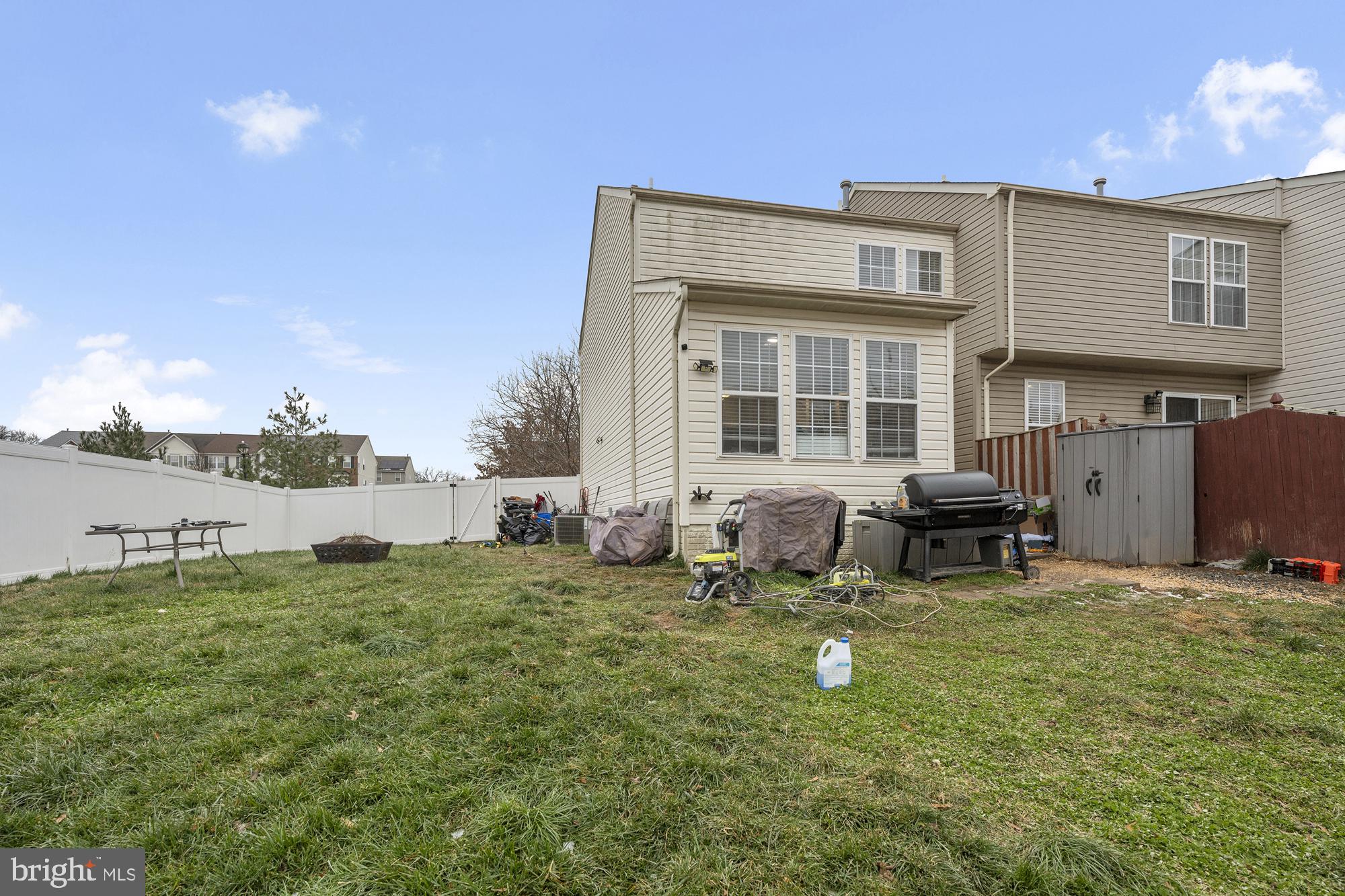 EATON SQUARE - Residential