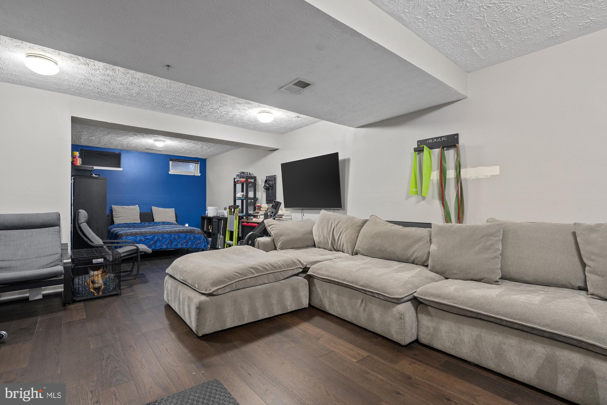 EATON SQUARE - Residential