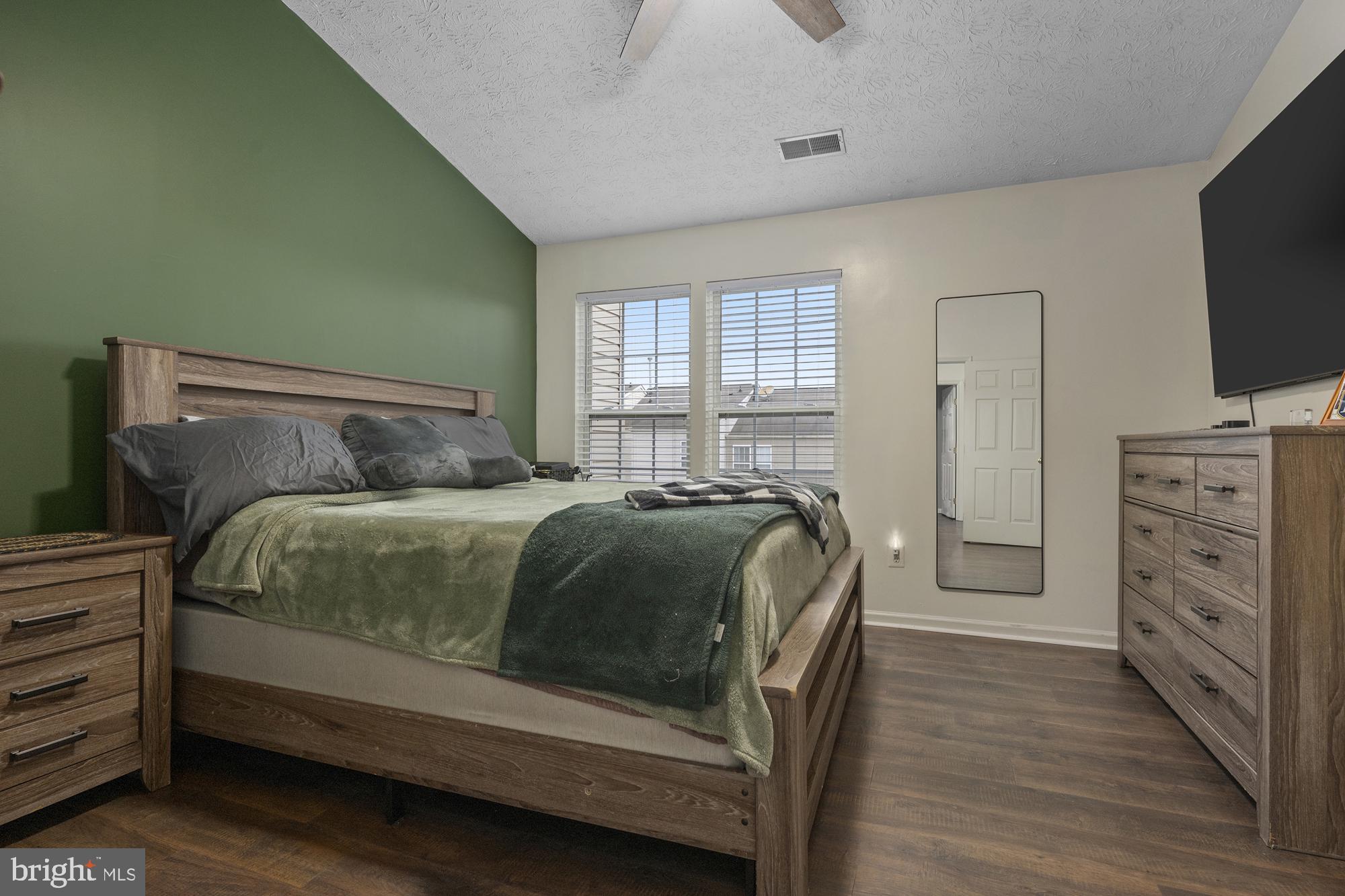 EATON SQUARE - Residential